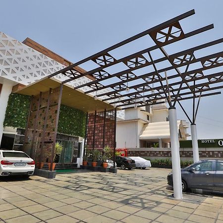 Palette - Hotel Ocean Inn Daman Bagian luar foto