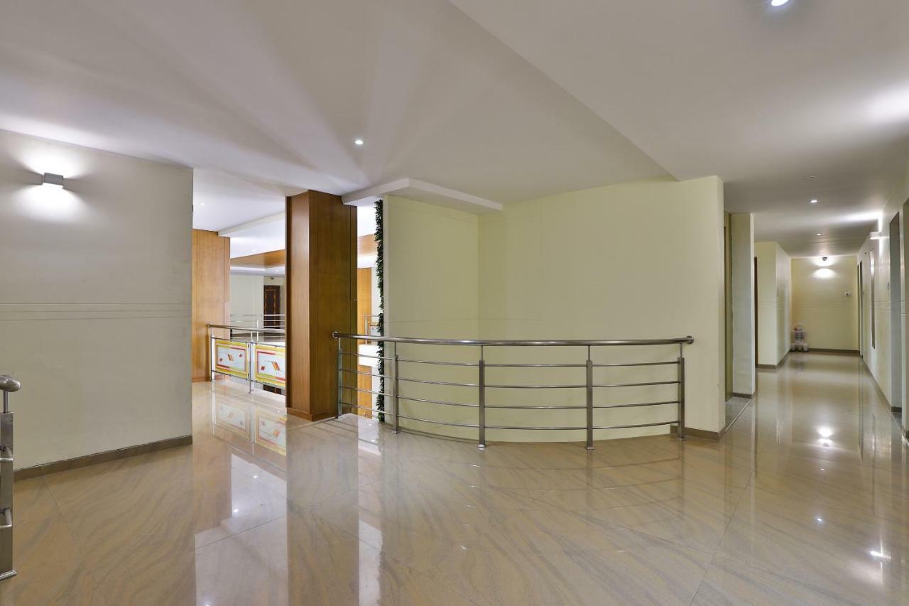 Palette - Hotel Ocean Inn Daman Bagian luar foto