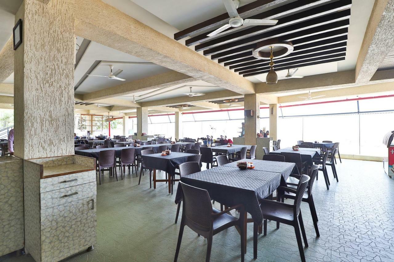 Palette - Hotel Ocean Inn Daman Bagian luar foto