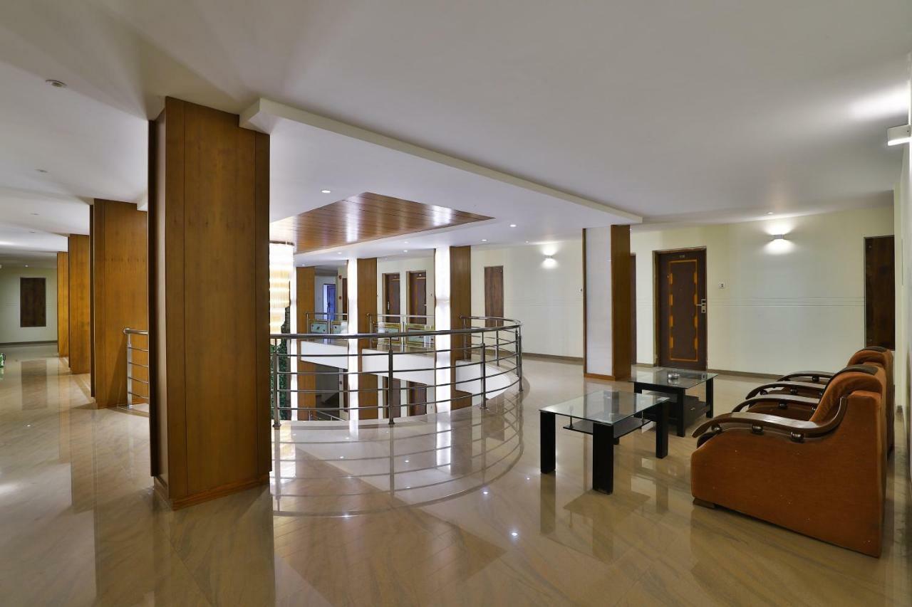 Palette - Hotel Ocean Inn Daman Bagian luar foto